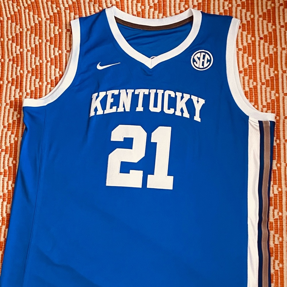 University of Kentucky men’s basketball team jersey DJ Wagner #21